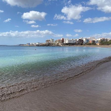 Beachfront Apartment Incl Highspeed Wifi 멜레나라 외부 사진