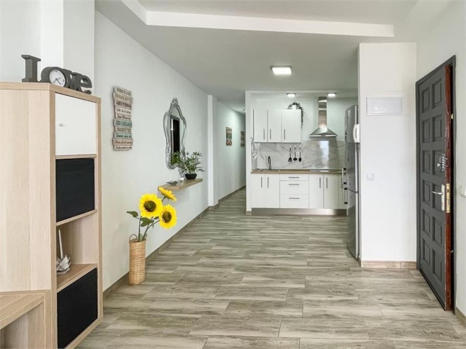 Beachfront Apartment Incl Highspeed Wifi 멜레나라 외부 사진