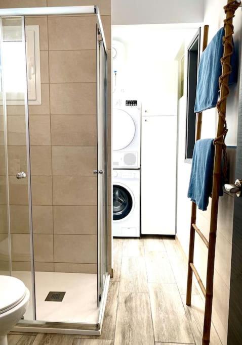 Beachfront Apartment Incl Highspeed Wifi 멜레나라 외부 사진