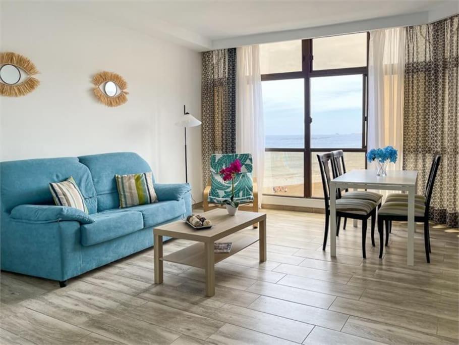 Beachfront Apartment Incl Highspeed Wifi 멜레나라 외부 사진